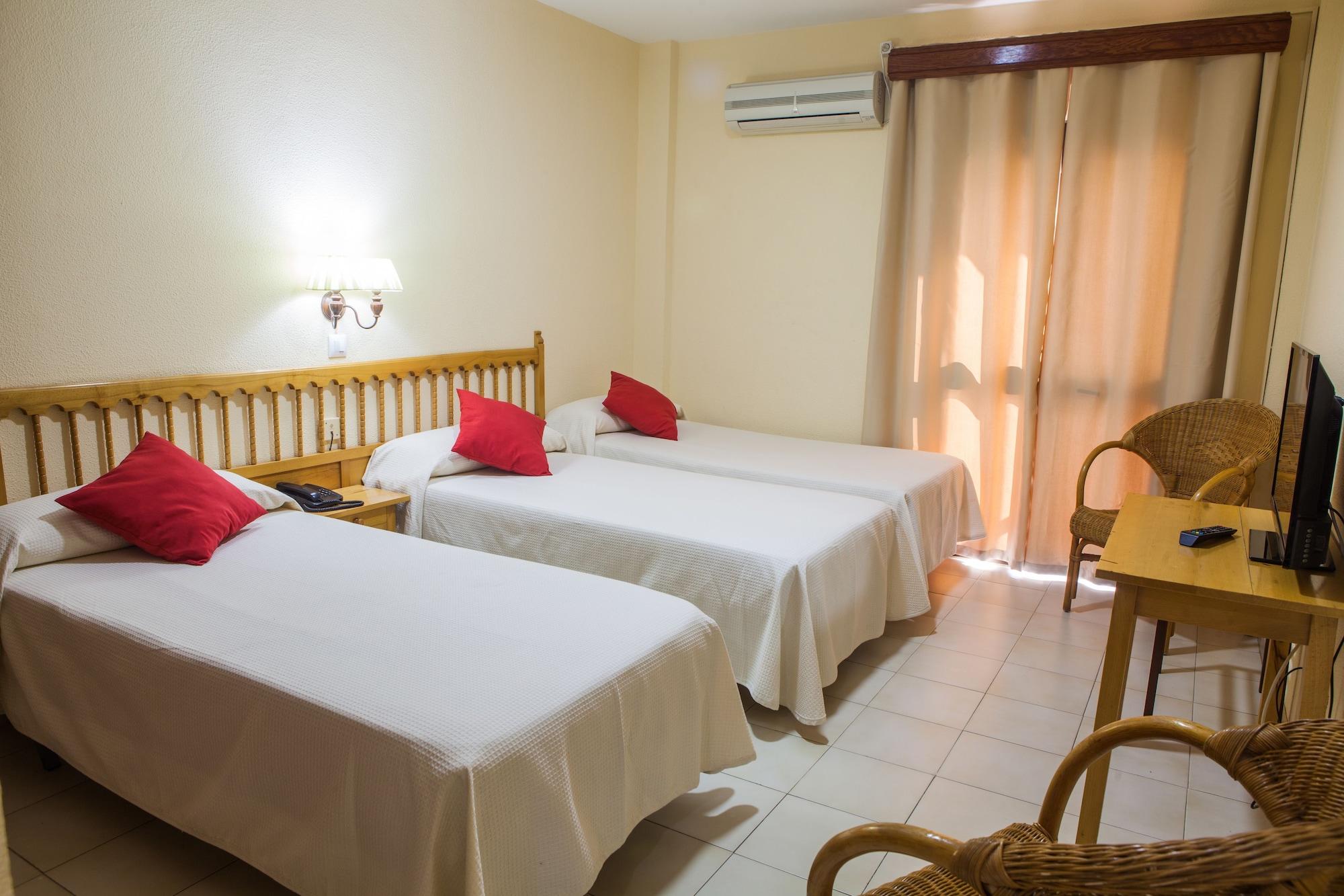Hotel Tres Jotas Conil コニル・デ・ラ・フロンテラ エクステリア 写真