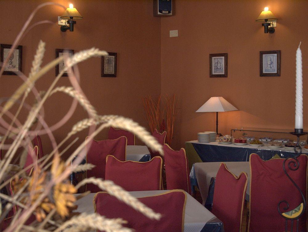 Hotel Tres Jotas Conil コニル・デ・ラ・フロンテラ レストラン 写真