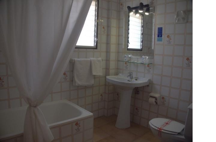 Hotel Tres Jotas Conil コニル・デ・ラ・フロンテラ エクステリア 写真